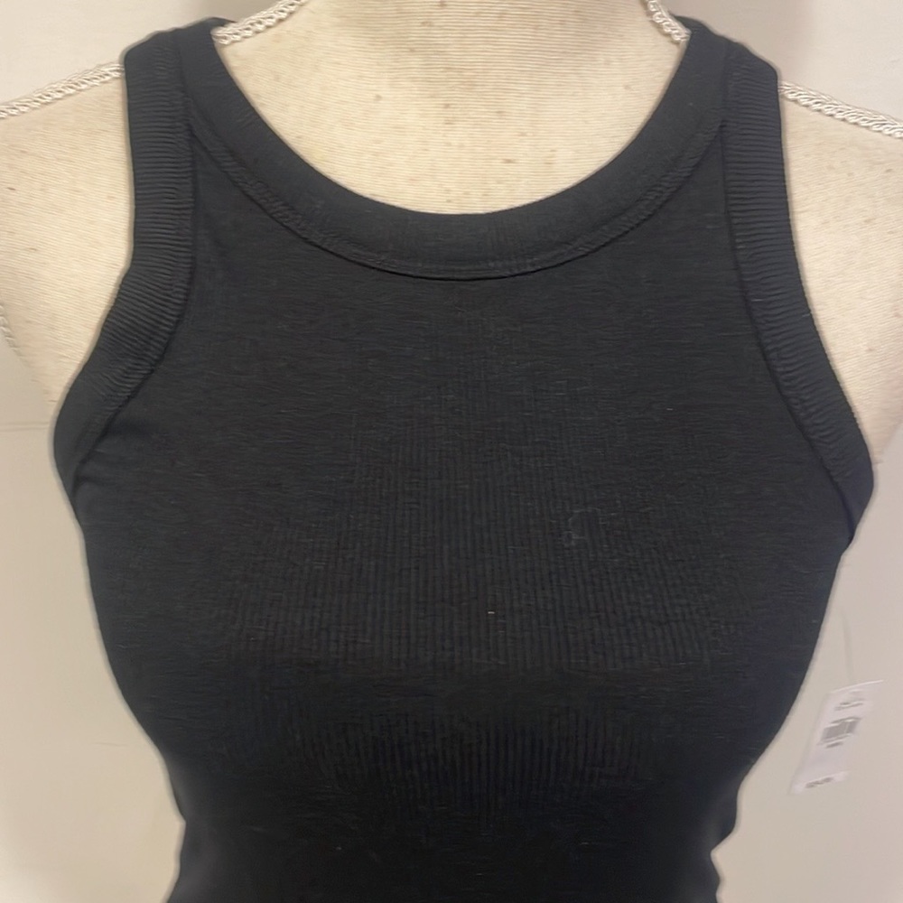 Gap NET Muscle Tank - Picture 2 of 11
